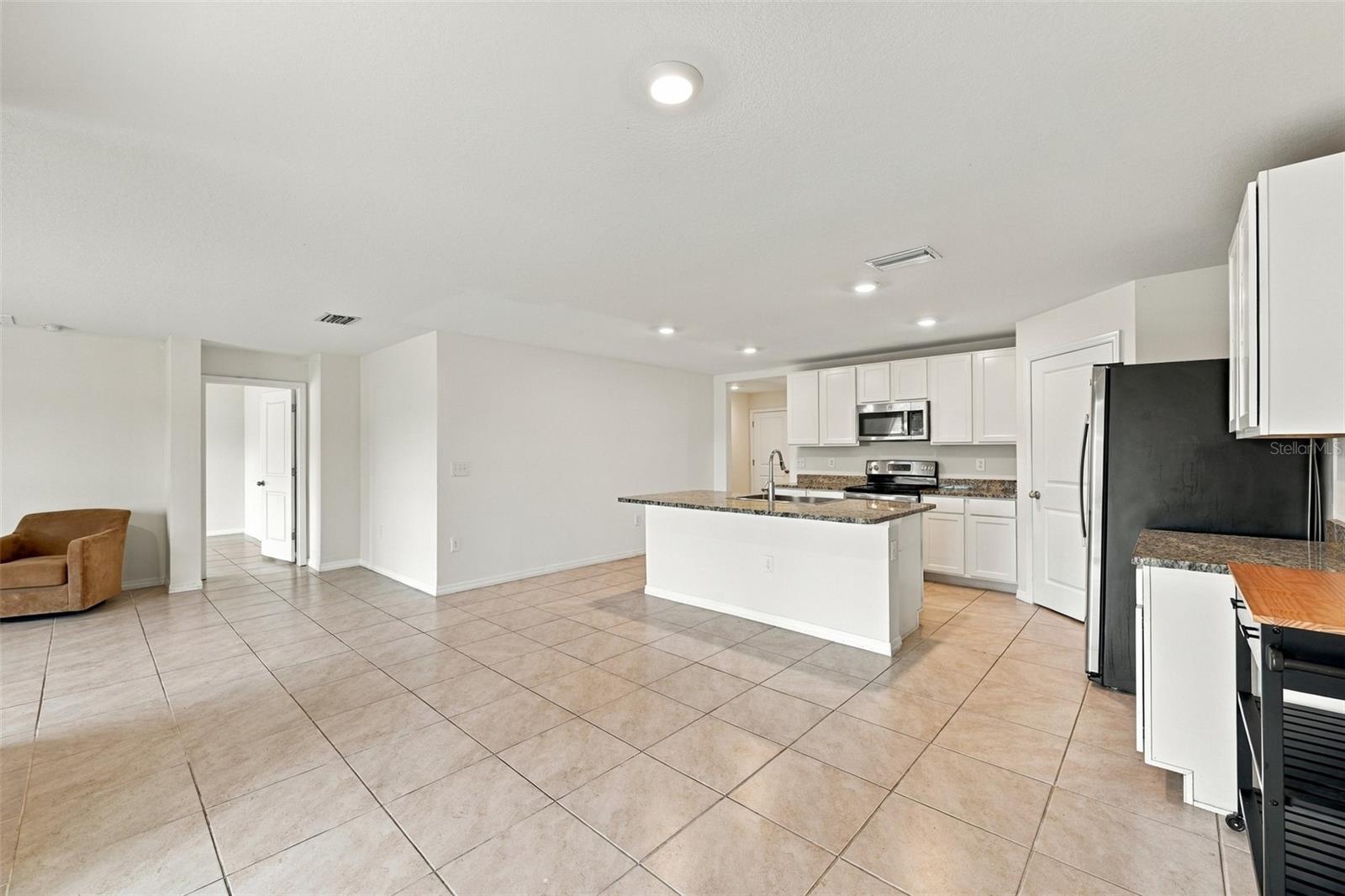 7980 BROAD POINTE DR