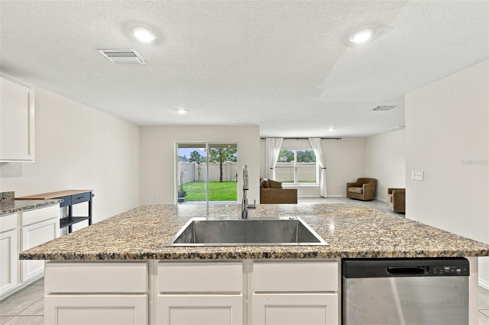 7980 BROAD POINTE DR