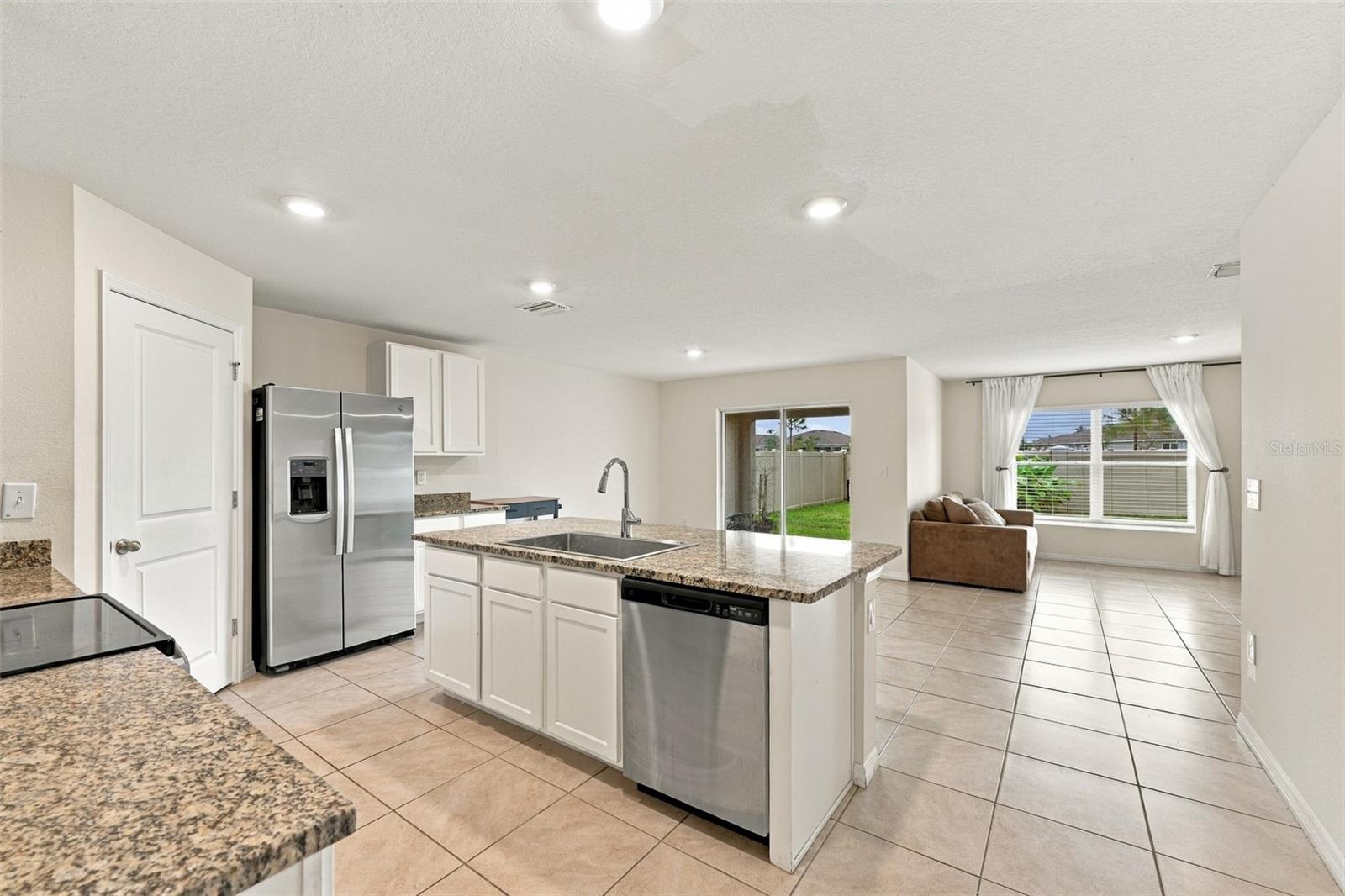 7980 BROAD POINTE DR