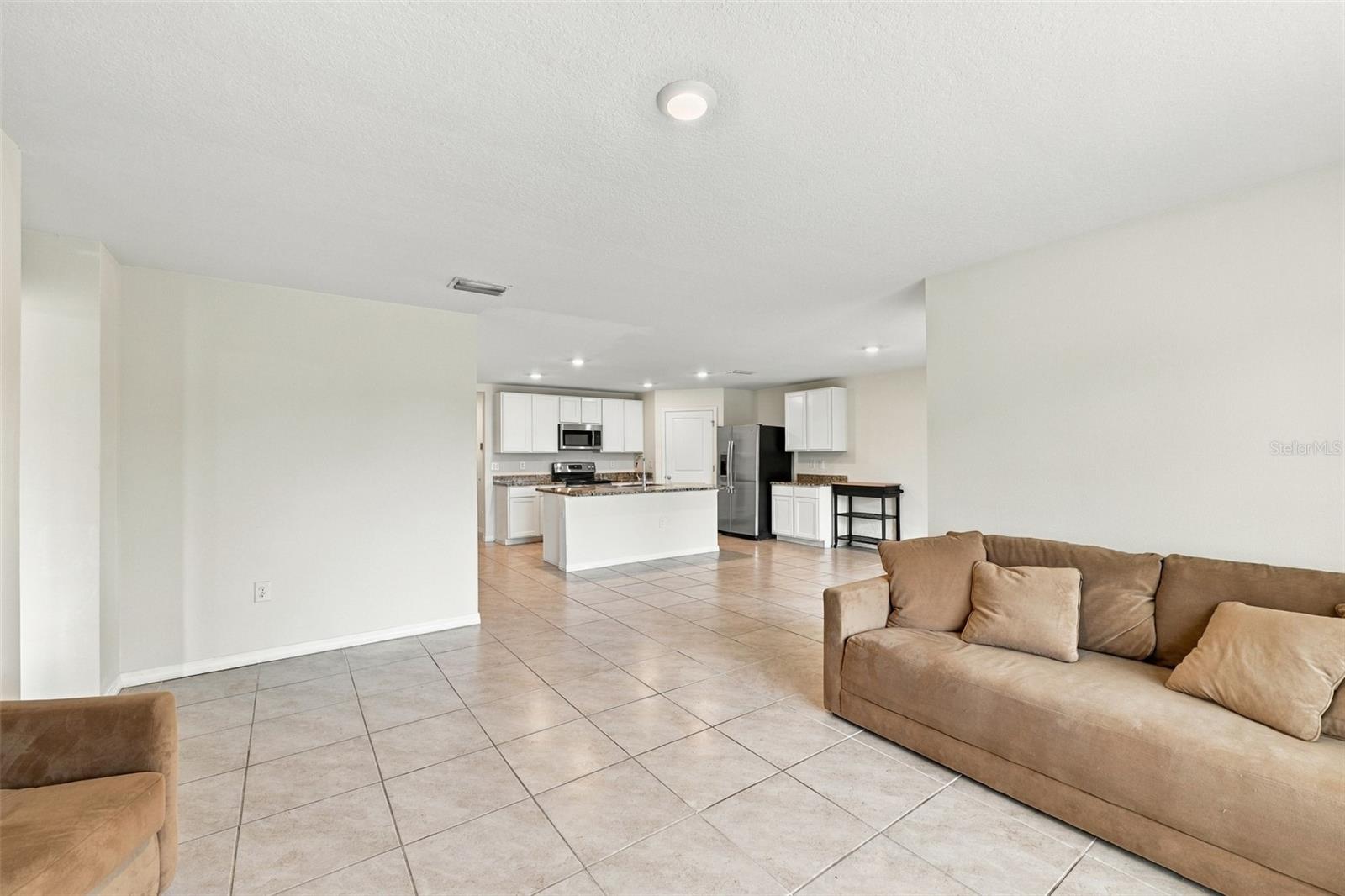 7980 BROAD POINTE DR