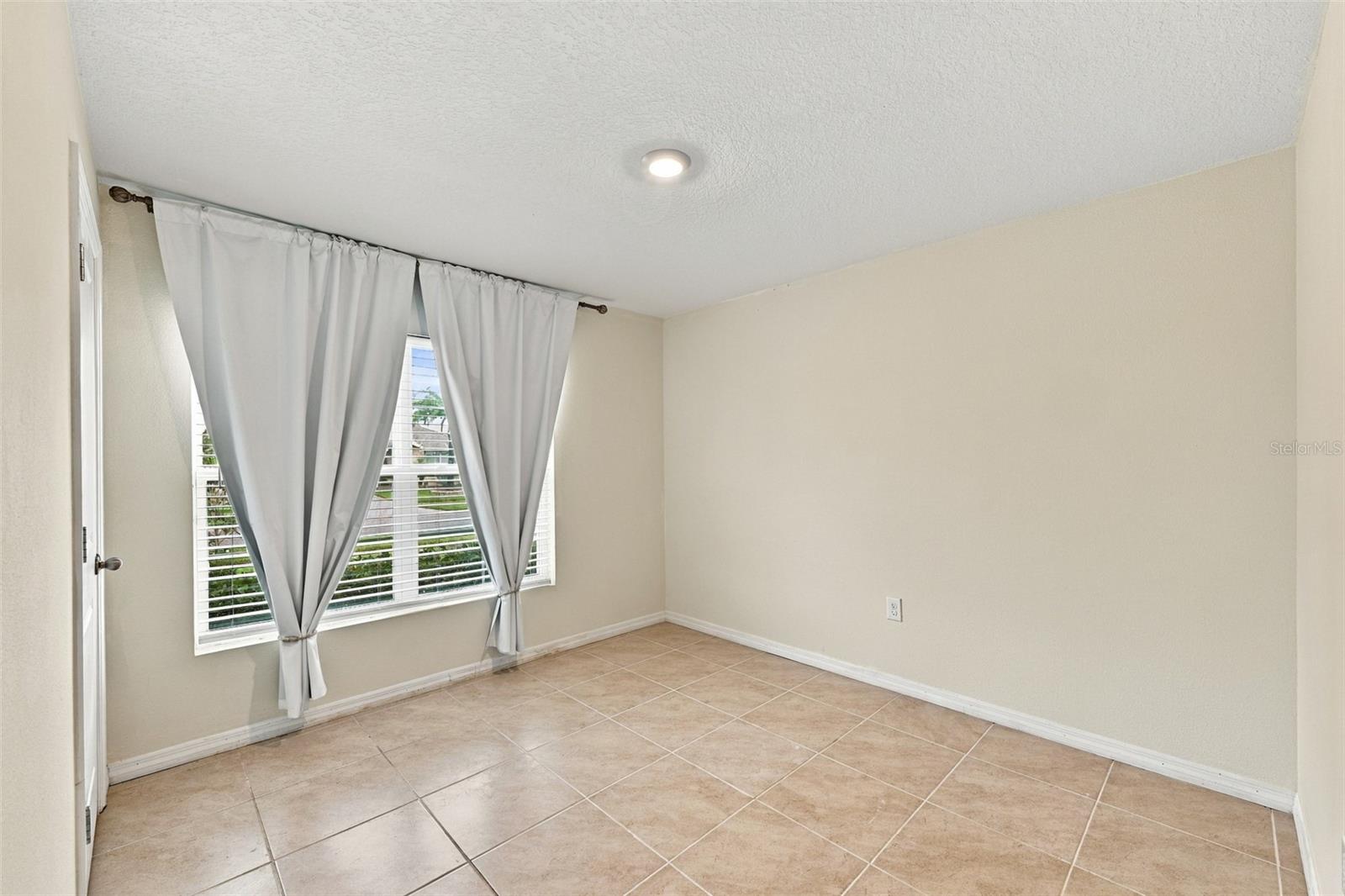 7980 BROAD POINTE DR