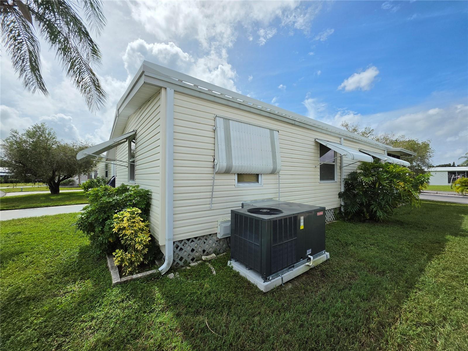 5293 POINCIANA CIR
