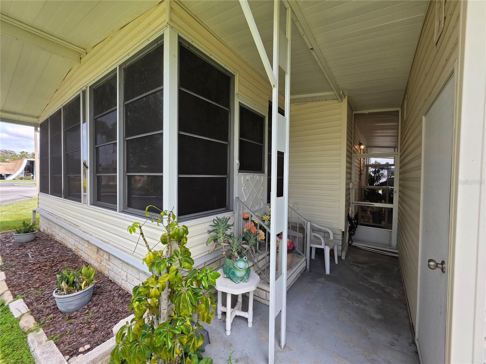 5293 POINCIANA CIR