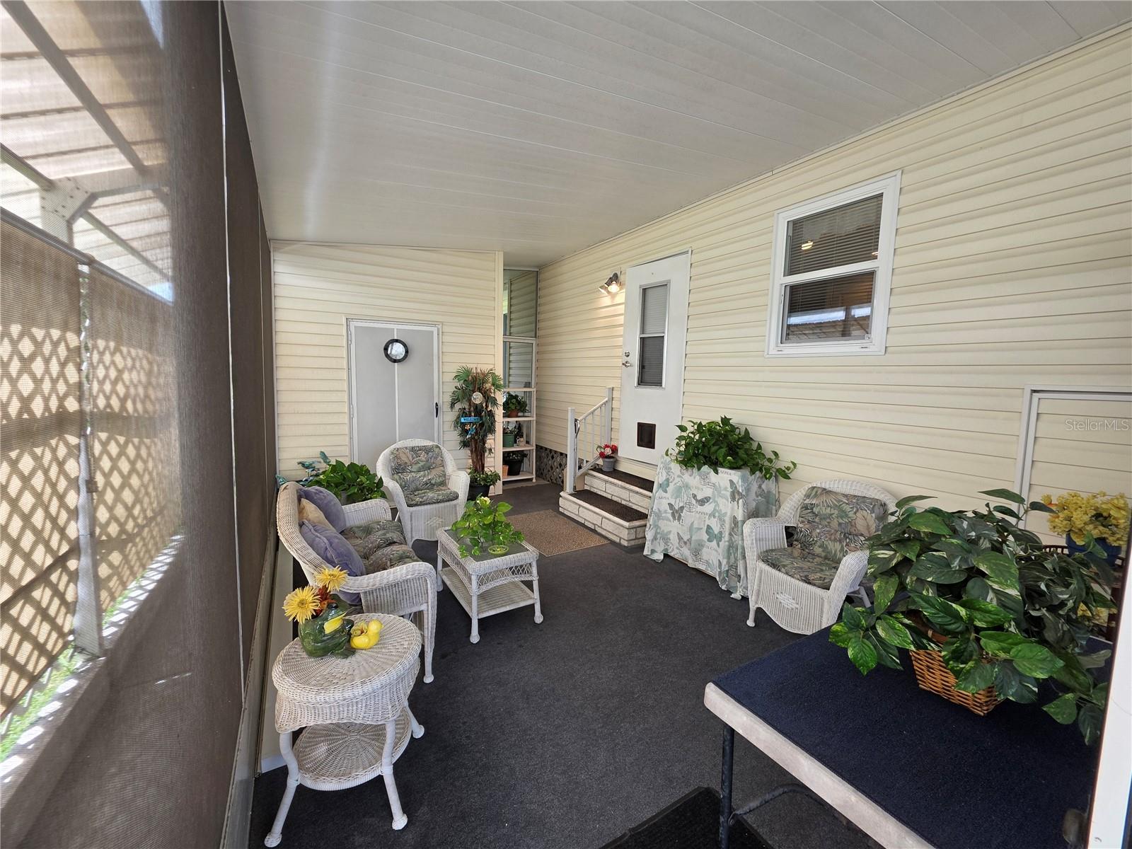 5293 POINCIANA CIR