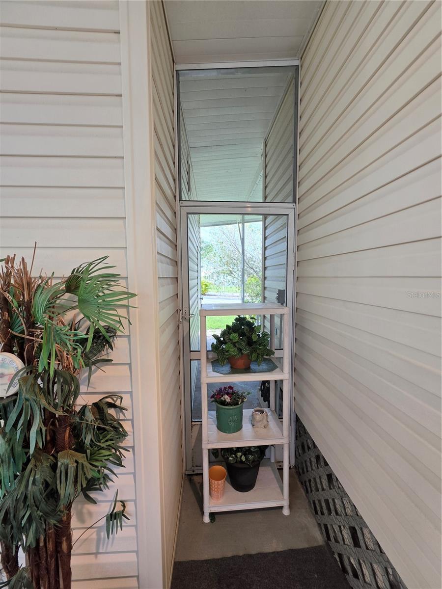 5293 POINCIANA CIR