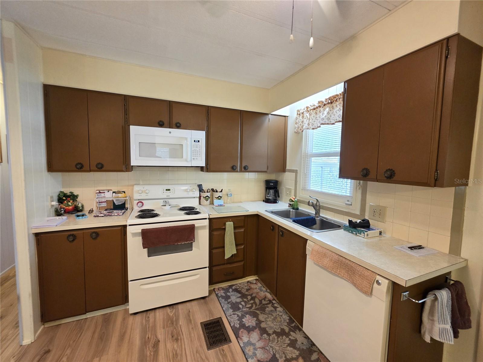 5293 POINCIANA CIR