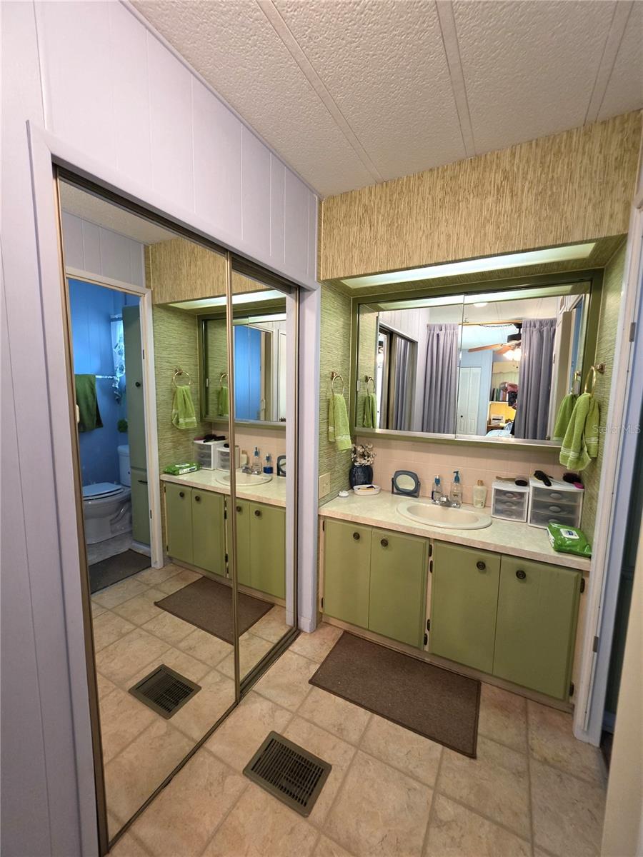 5293 POINCIANA CIR