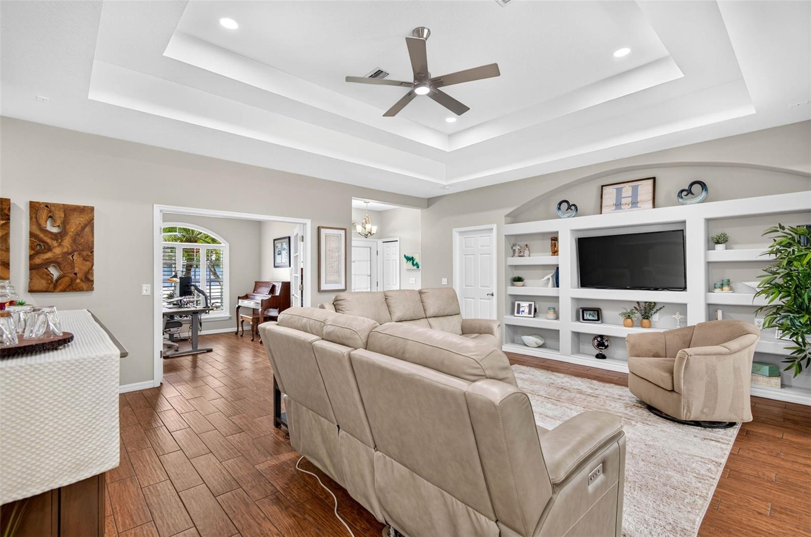 3825 SALIDA DELSOL DR