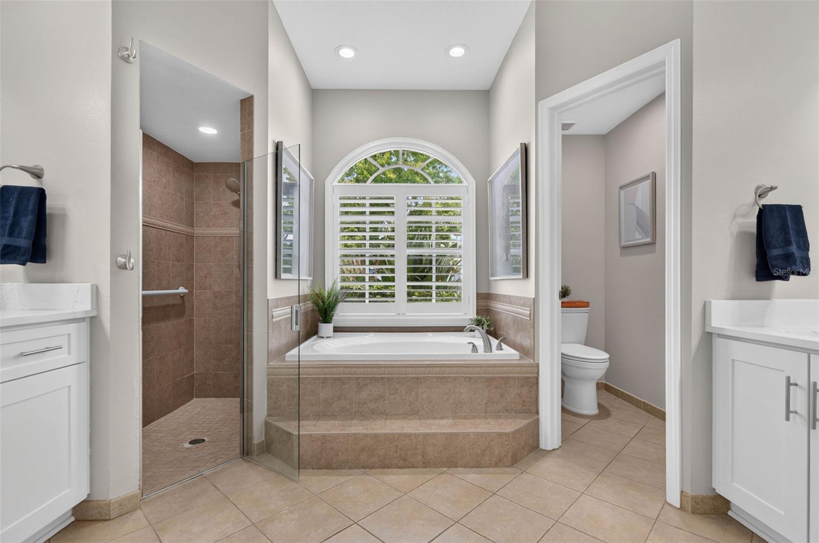 3825 SALIDA DELSOL DR