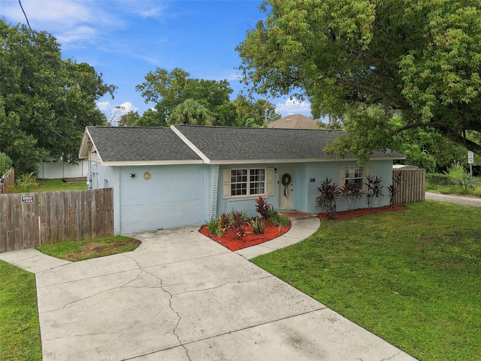 806 N GOMEZ AVE