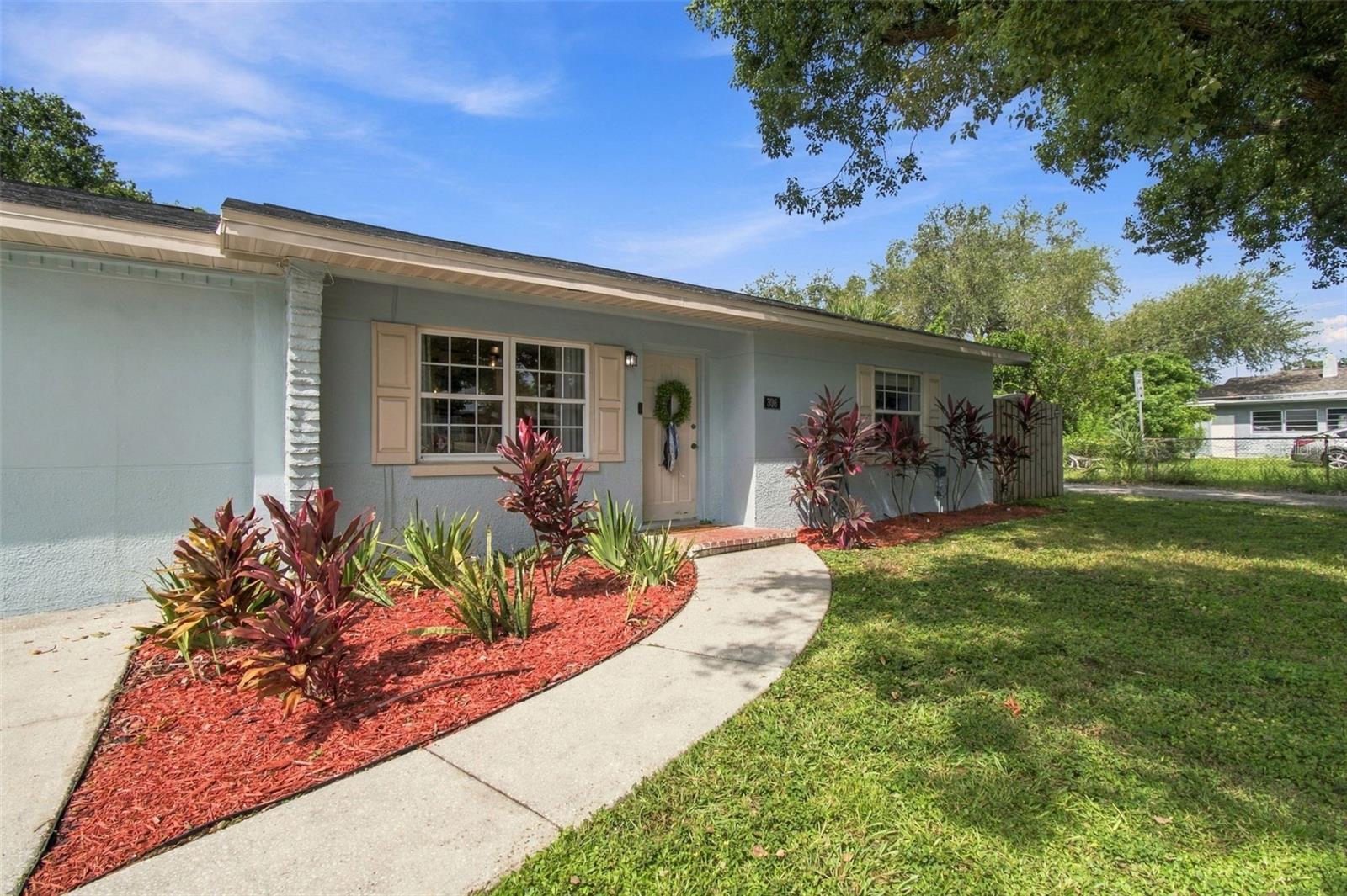 806 N GOMEZ AVE
