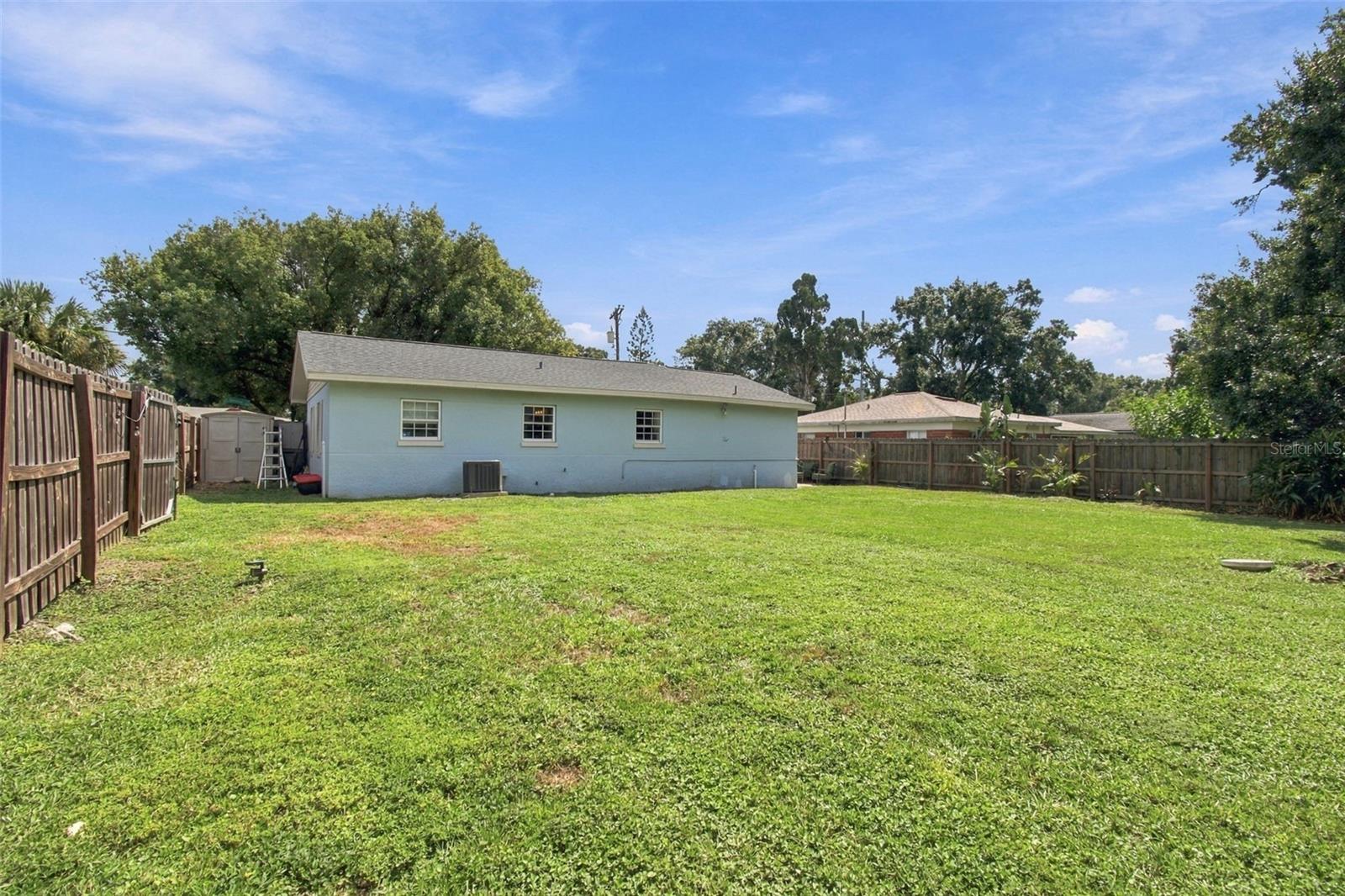 806 N GOMEZ AVE