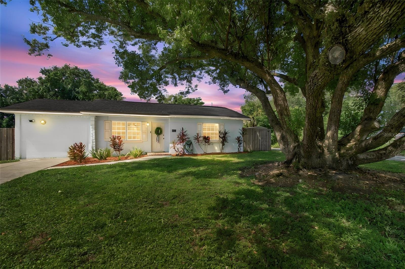 806 N GOMEZ AVE