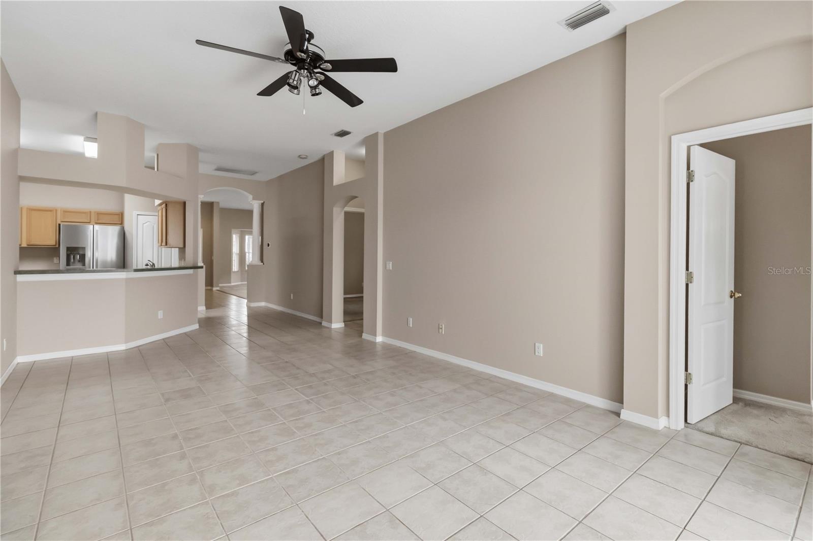 1123 LUMSDEN POINTE BLVD