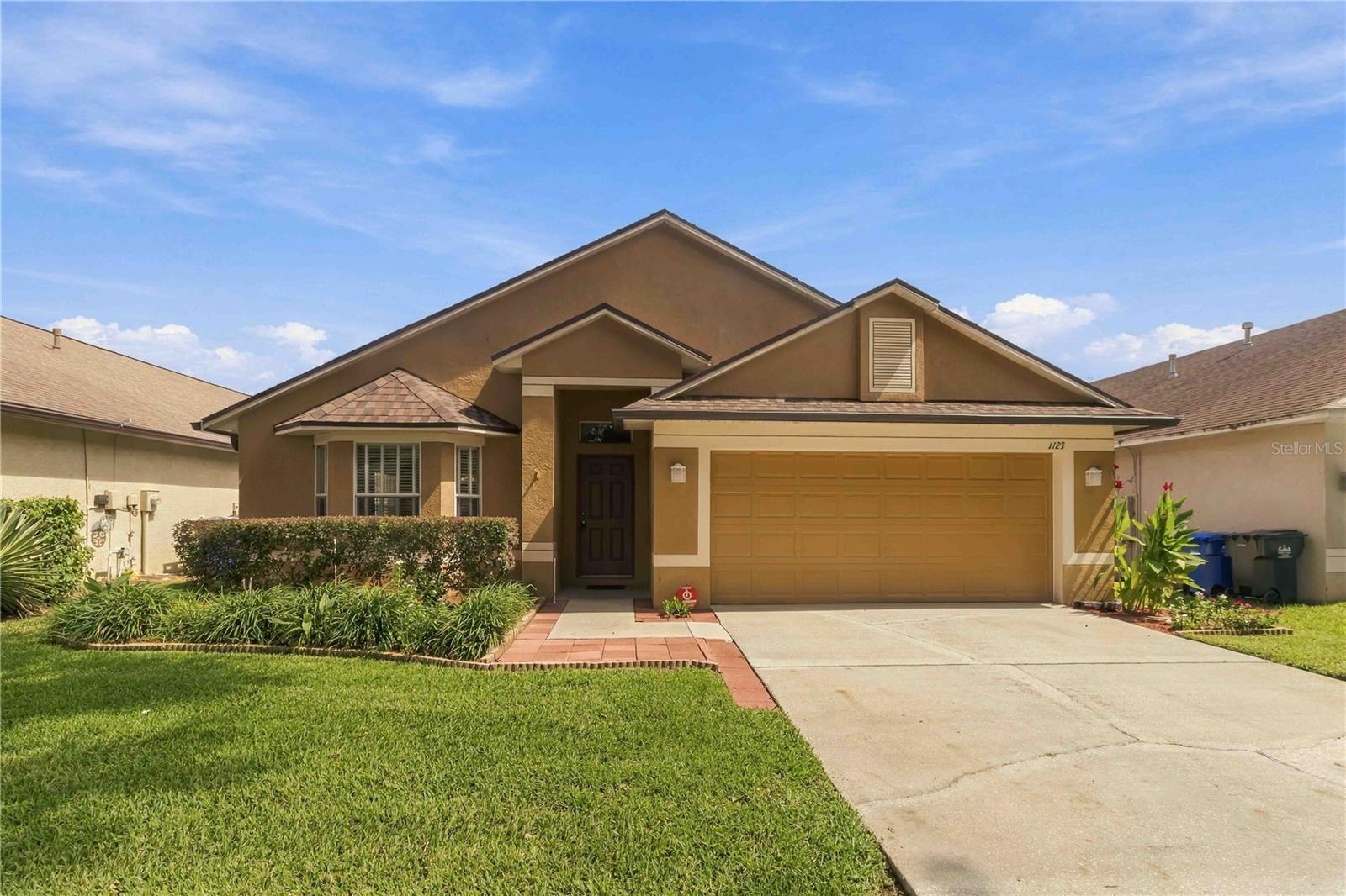 1123 LUMSDEN POINTE BLVD