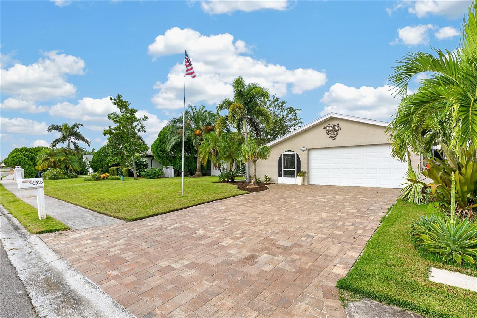 6510 SOLITAIRE PALM WAY