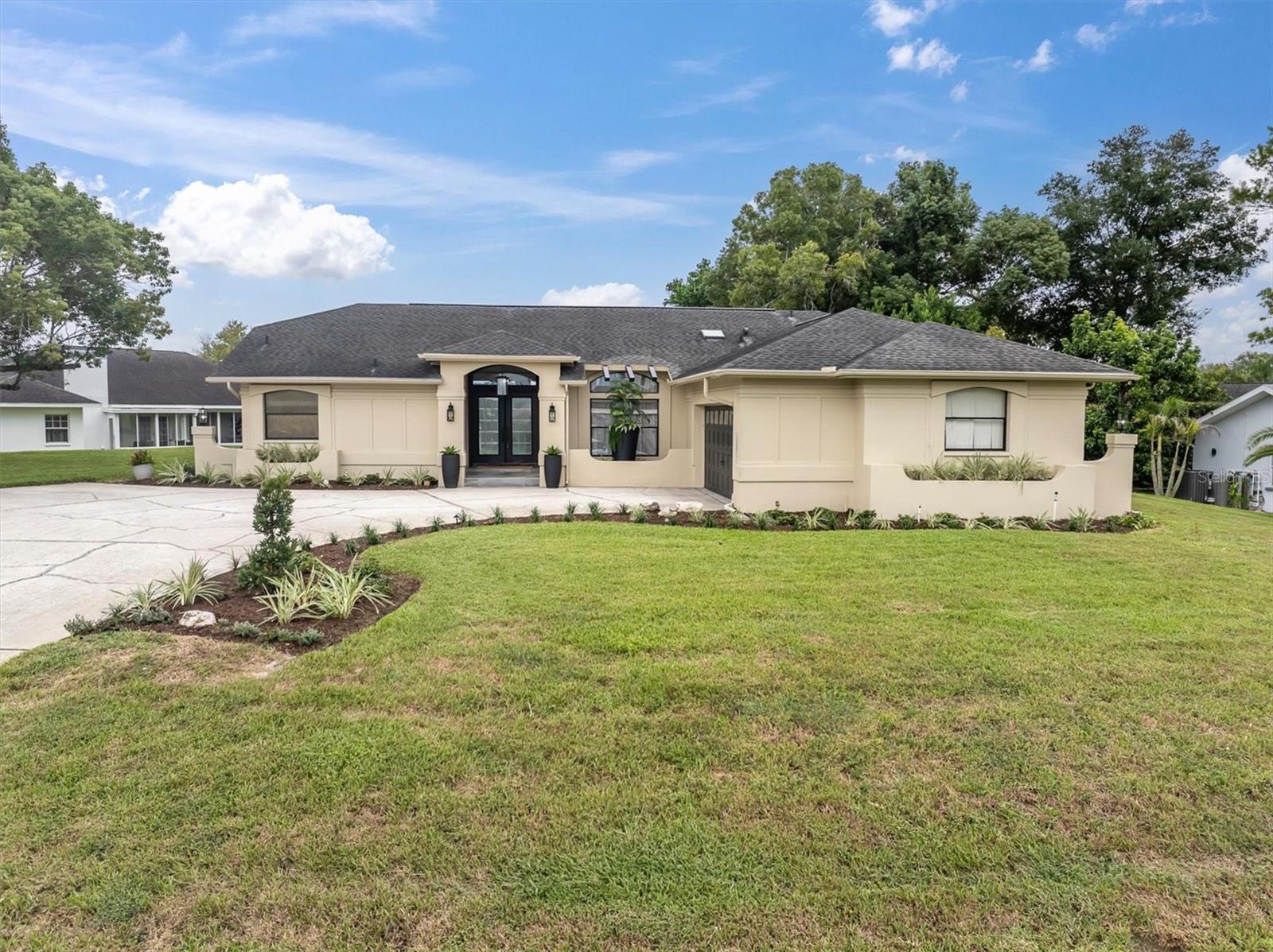 8721 LATHAM LN