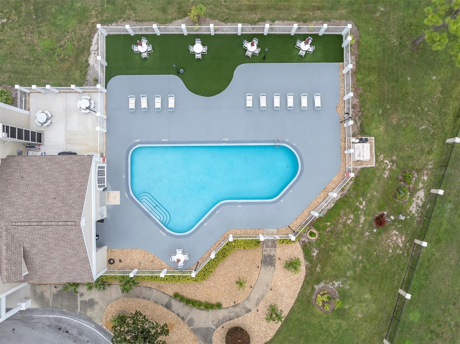 8721 LATHAM LN