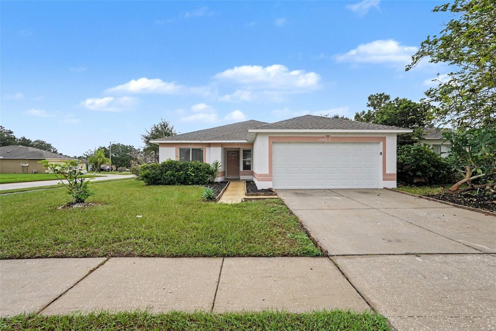 13245 Prestwick Dr, Riverview