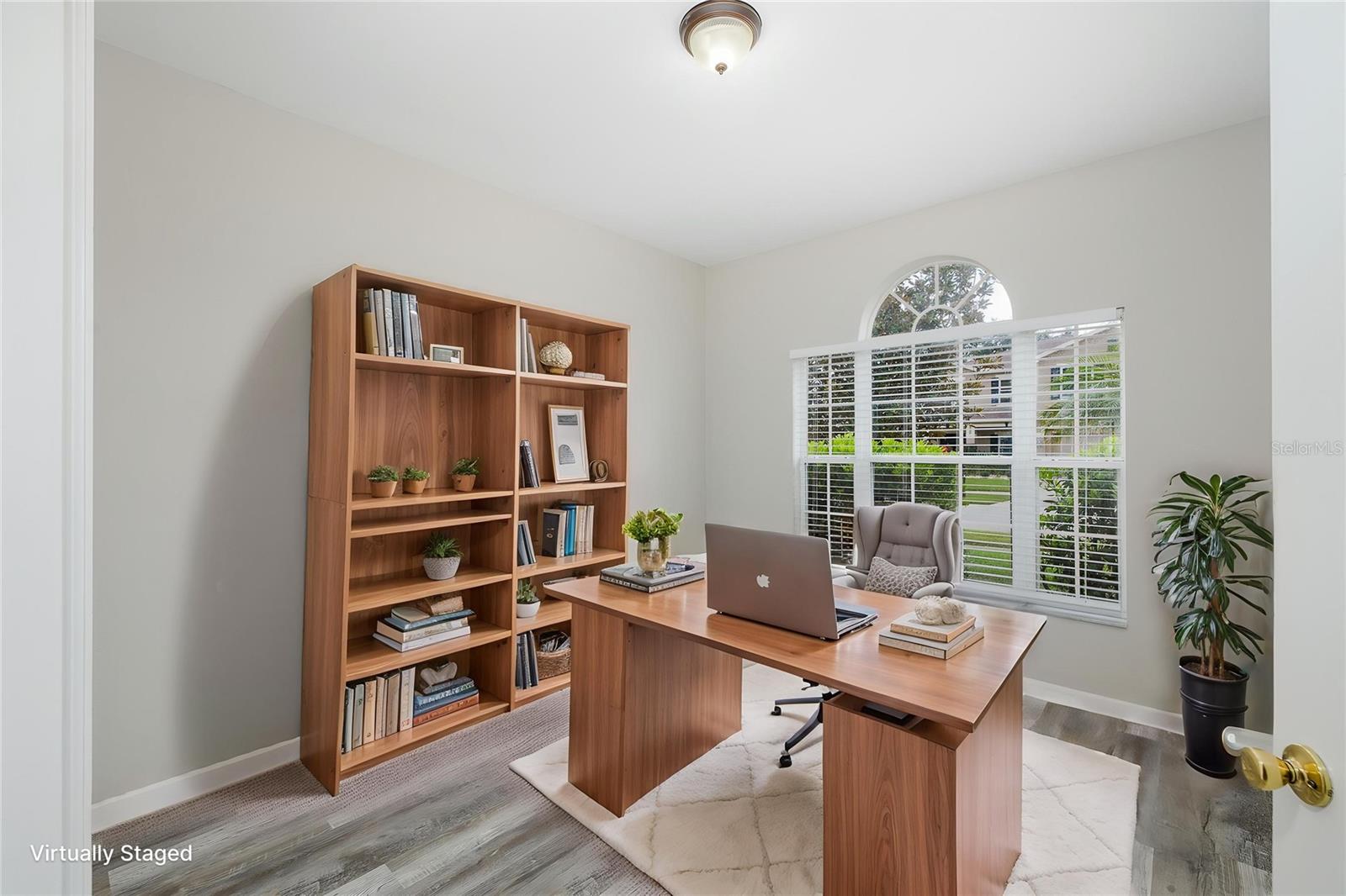 5815 JUSTICIA LOOP