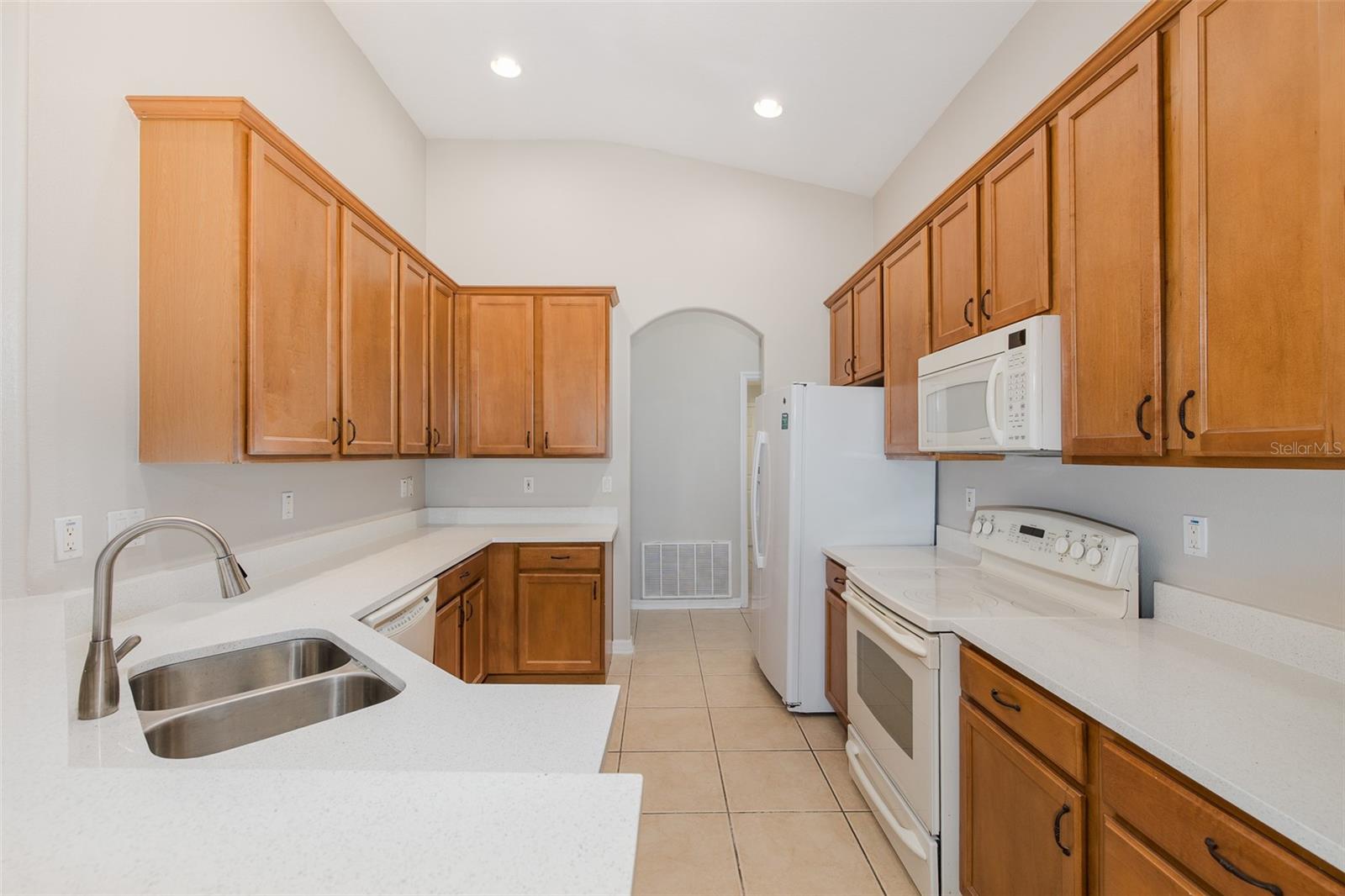 5815 JUSTICIA LOOP