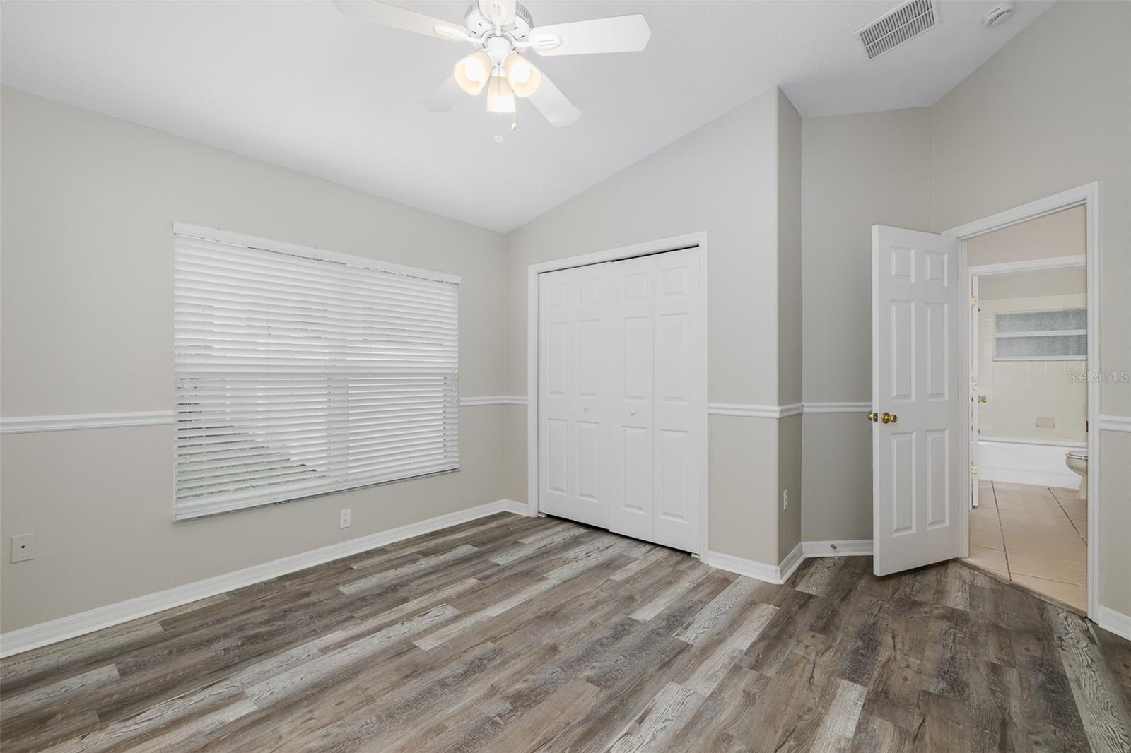 5815 JUSTICIA LOOP