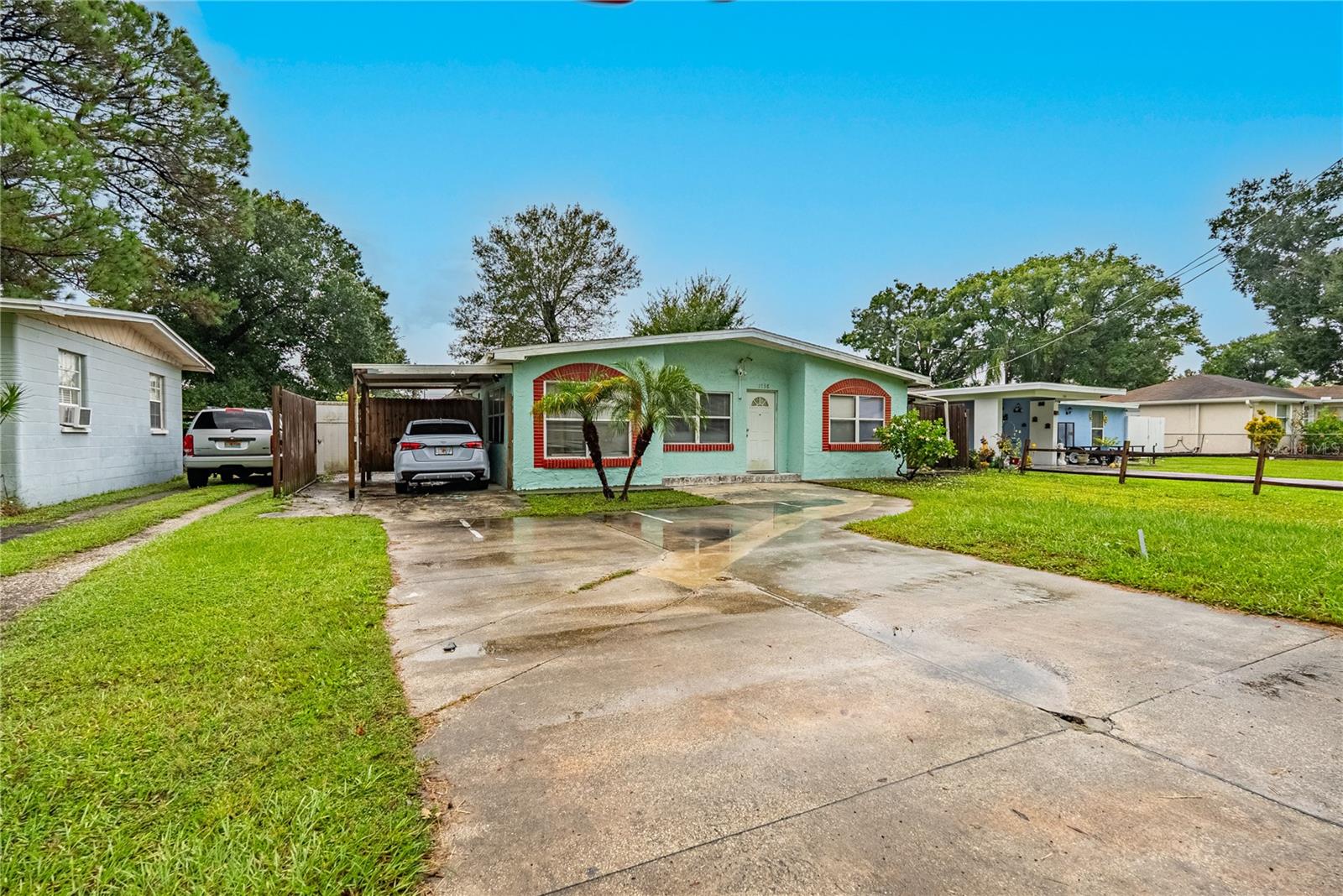 1738 W COMANCHE AVE