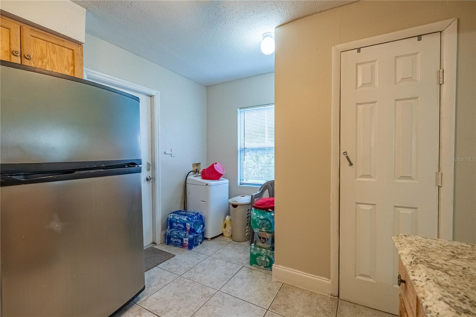 1738 W COMANCHE AVE