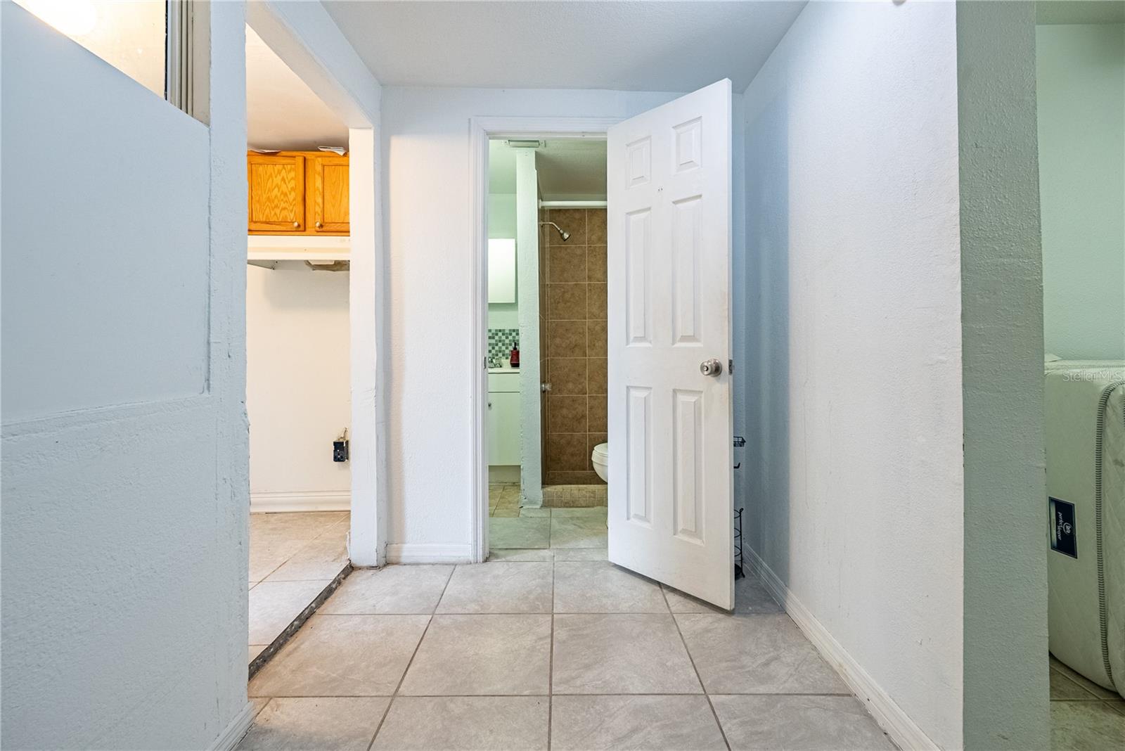 1738 W COMANCHE AVE