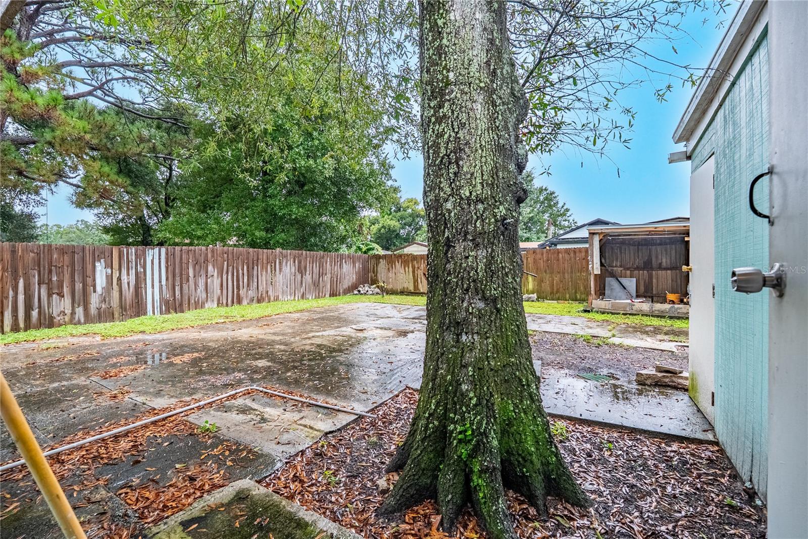 1738 W COMANCHE AVE