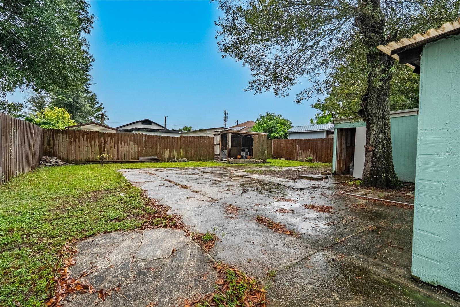 1738 W COMANCHE AVE
