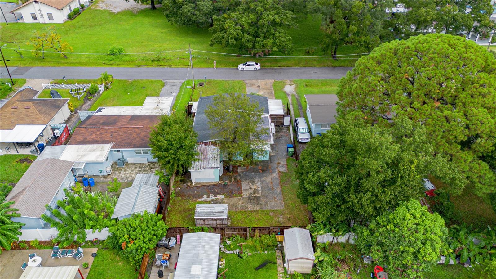 1738 W COMANCHE AVE