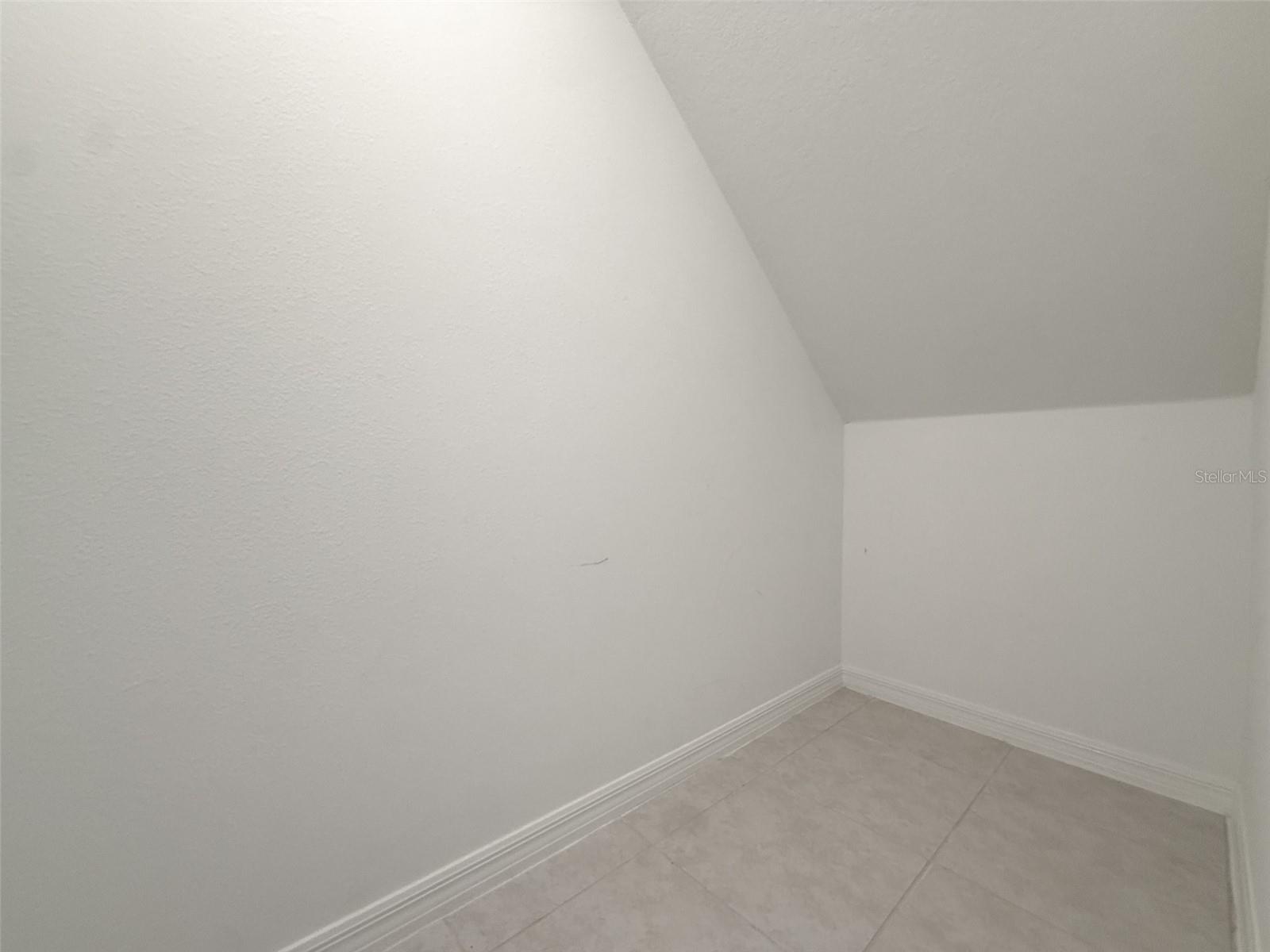 32106 POP ASH PL