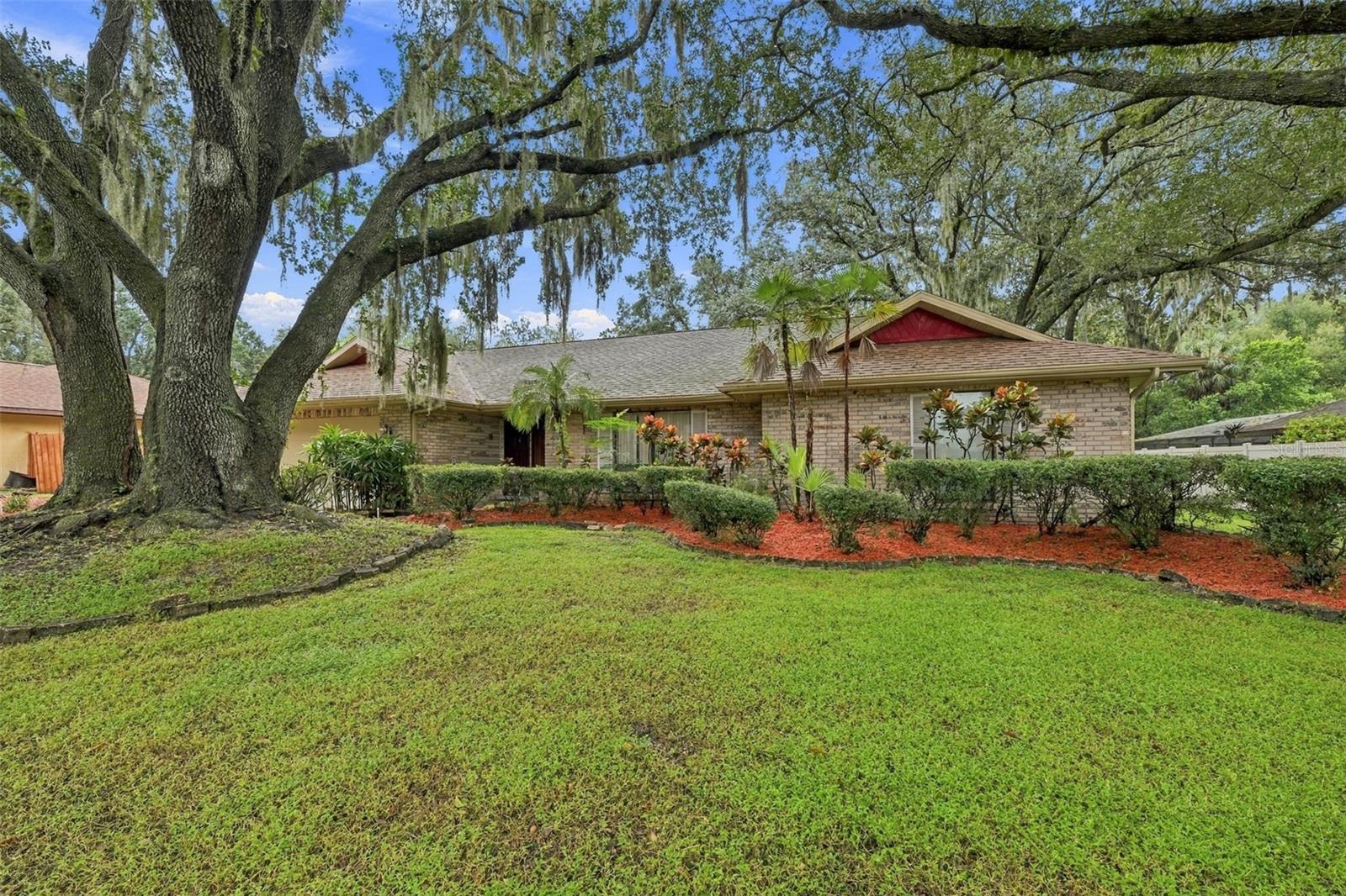 2609 MANOR OAK DR