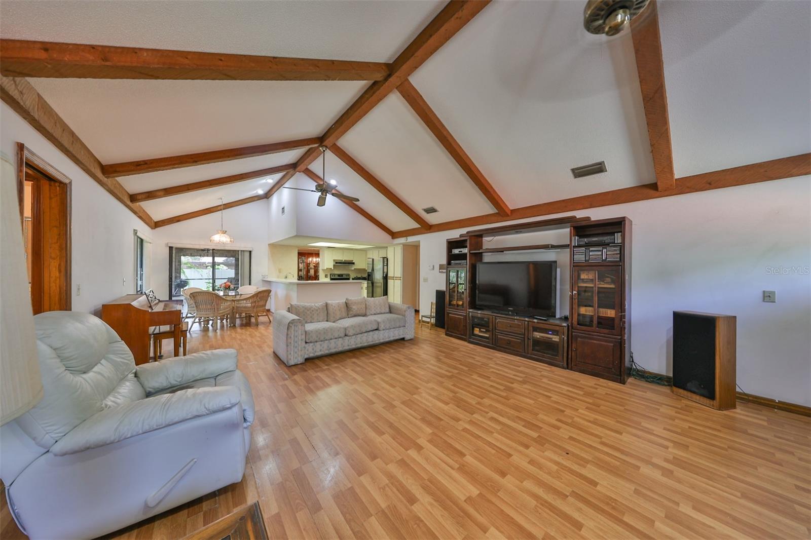 2609 MANOR OAK DR