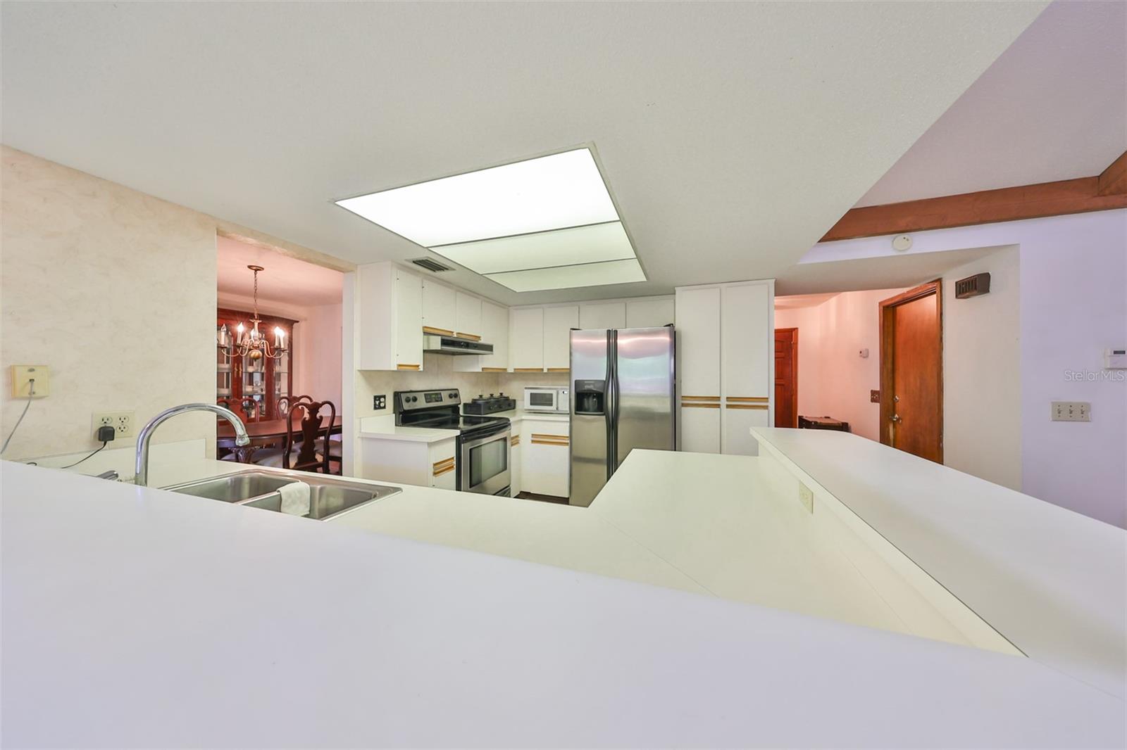 2609 MANOR OAK DR