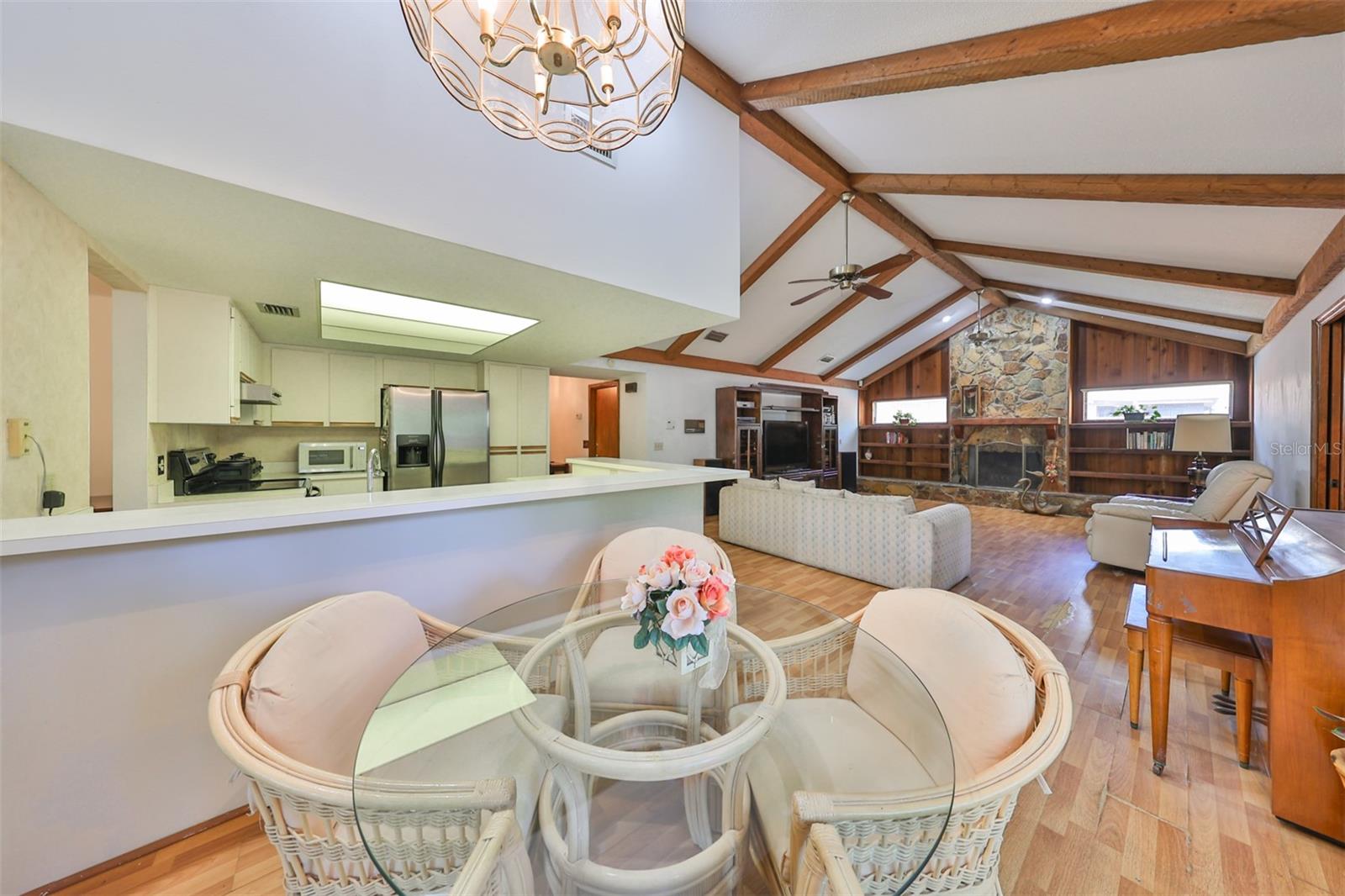 2609 MANOR OAK DR