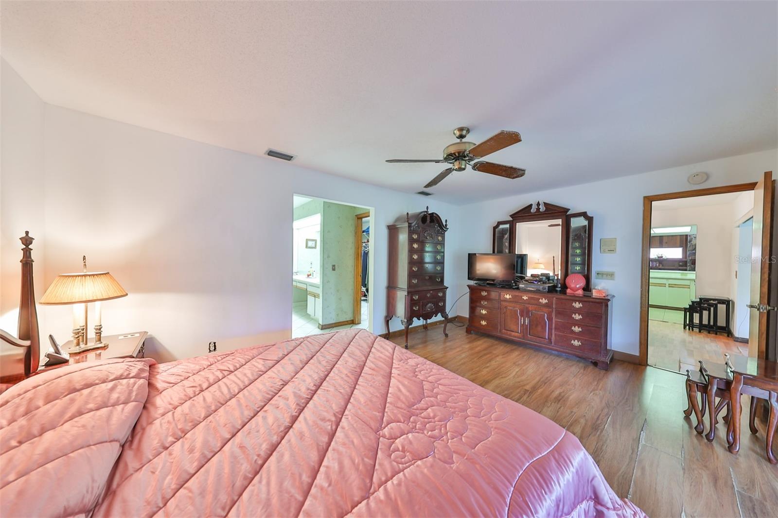 2609 MANOR OAK DR