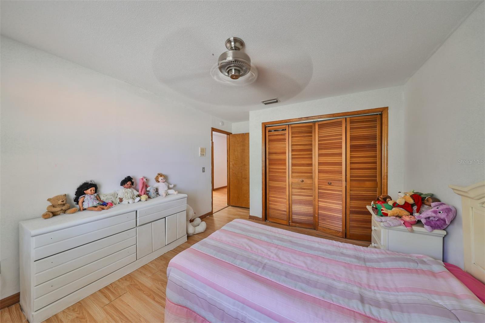 2609 MANOR OAK DR