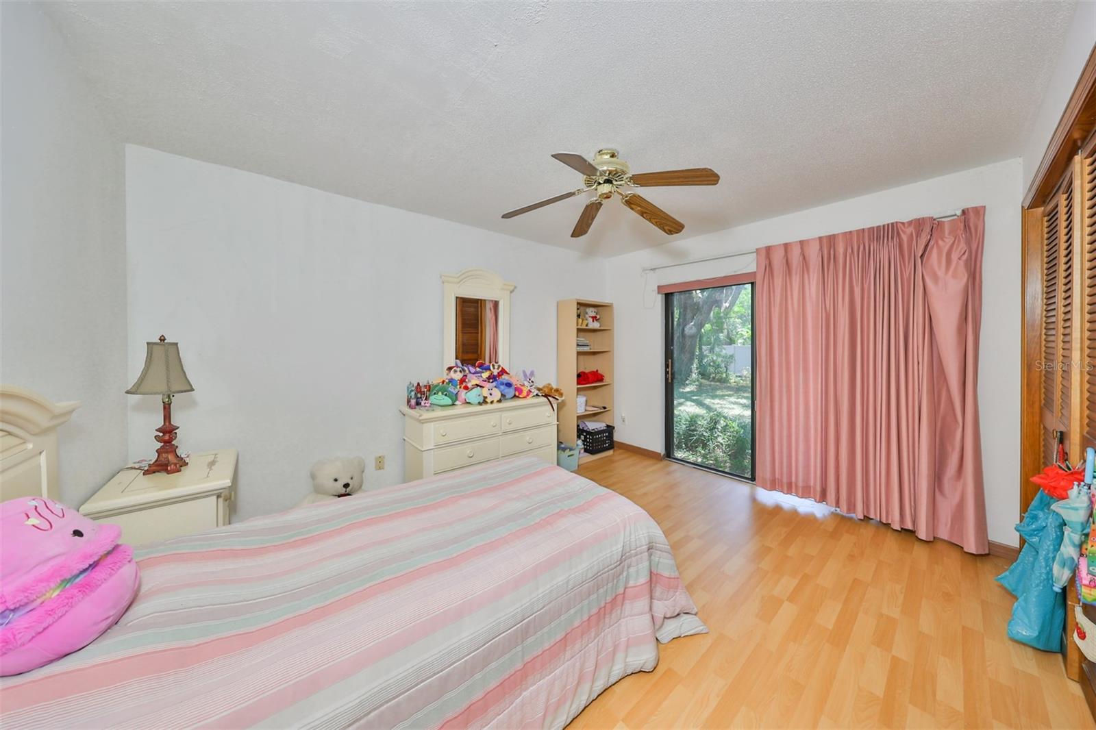 2609 MANOR OAK DR