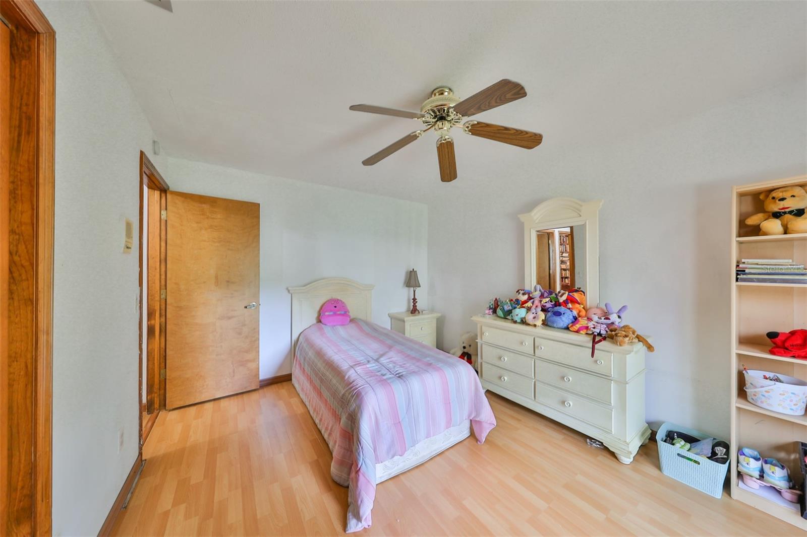 2609 MANOR OAK DR