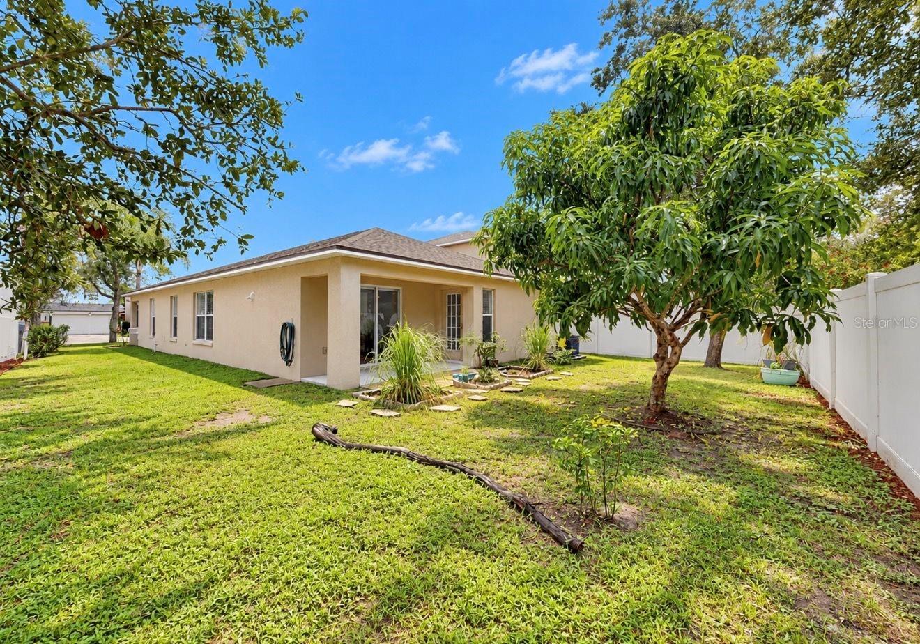 7746 CARRIAGE POINTE DR