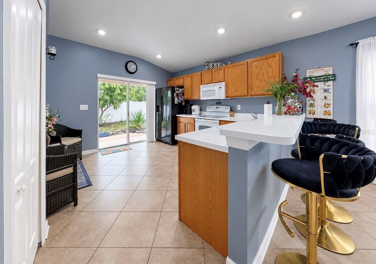 7746 CARRIAGE POINTE DR
