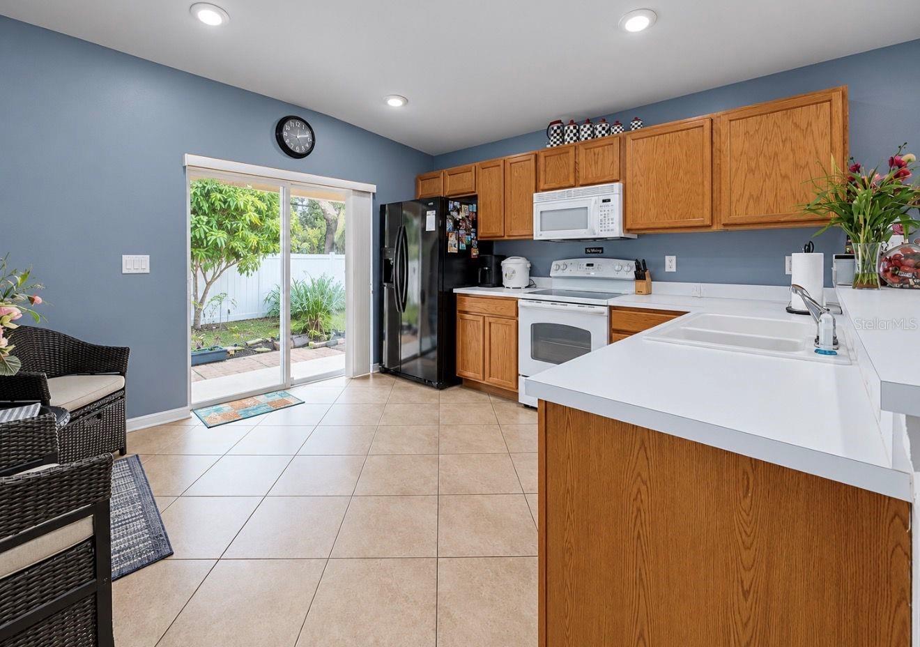 7746 CARRIAGE POINTE DR