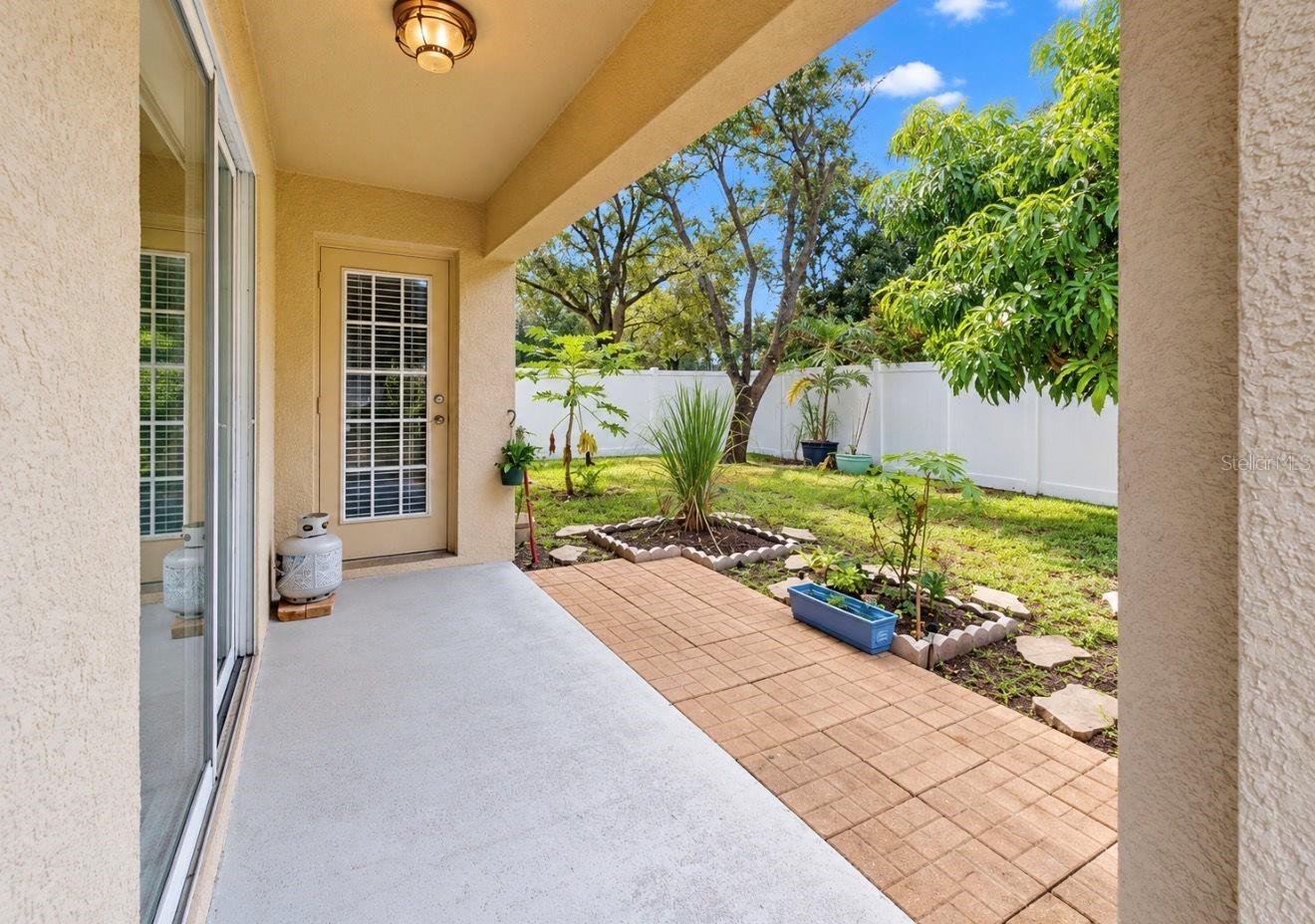 7746 CARRIAGE POINTE DR