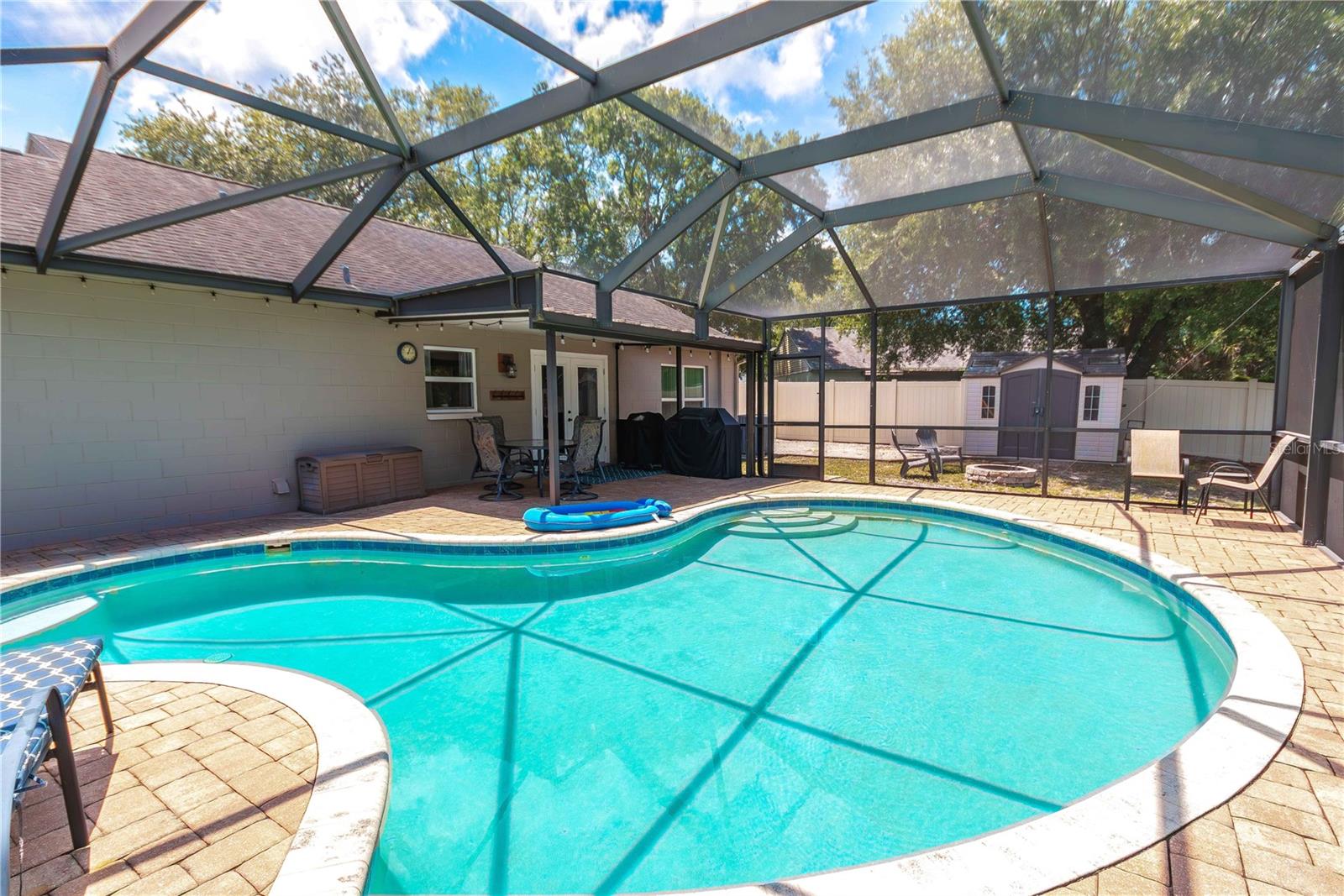 4311 COUNTY BREEZE DR