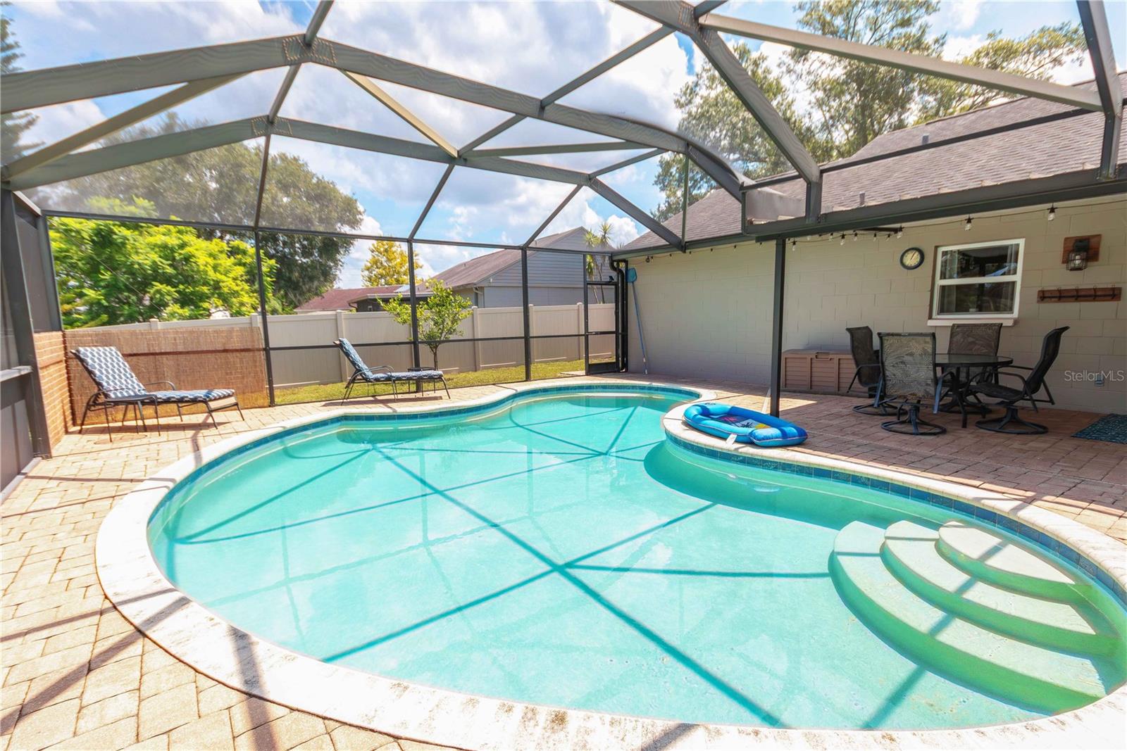 4311 COUNTY BREEZE DR