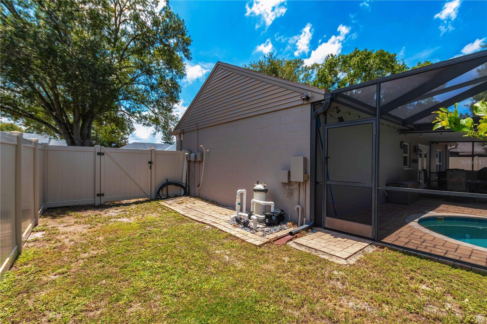 4311 COUNTY BREEZE DR