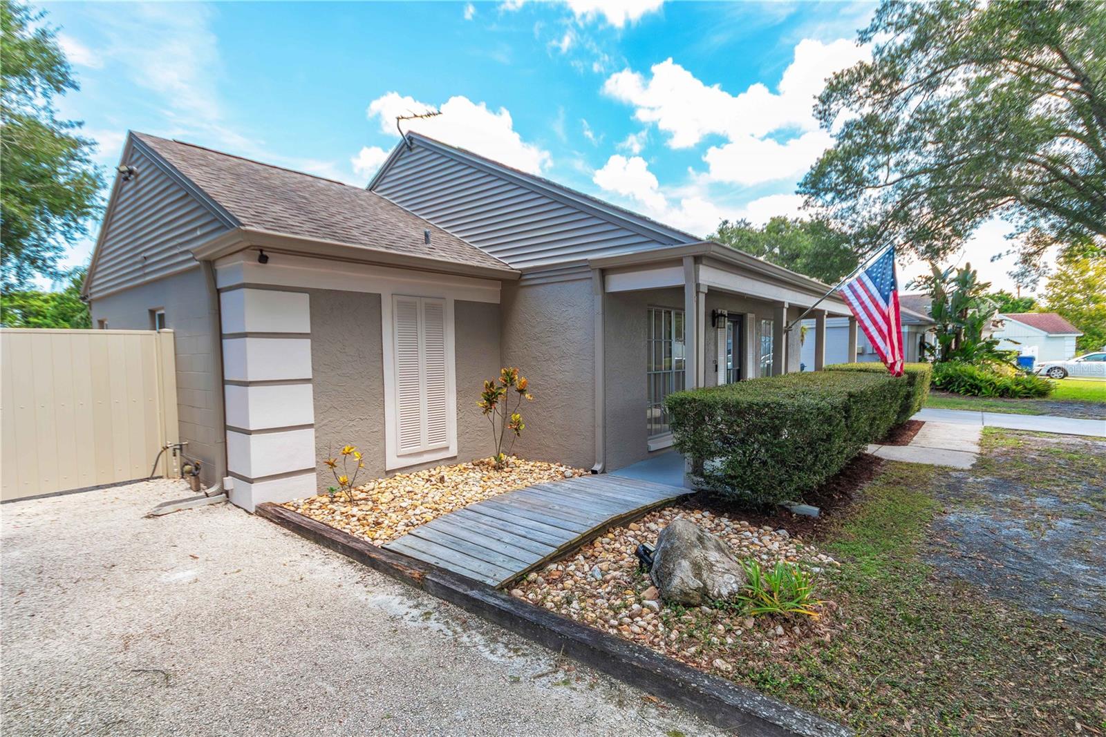 4311 COUNTY BREEZE DR