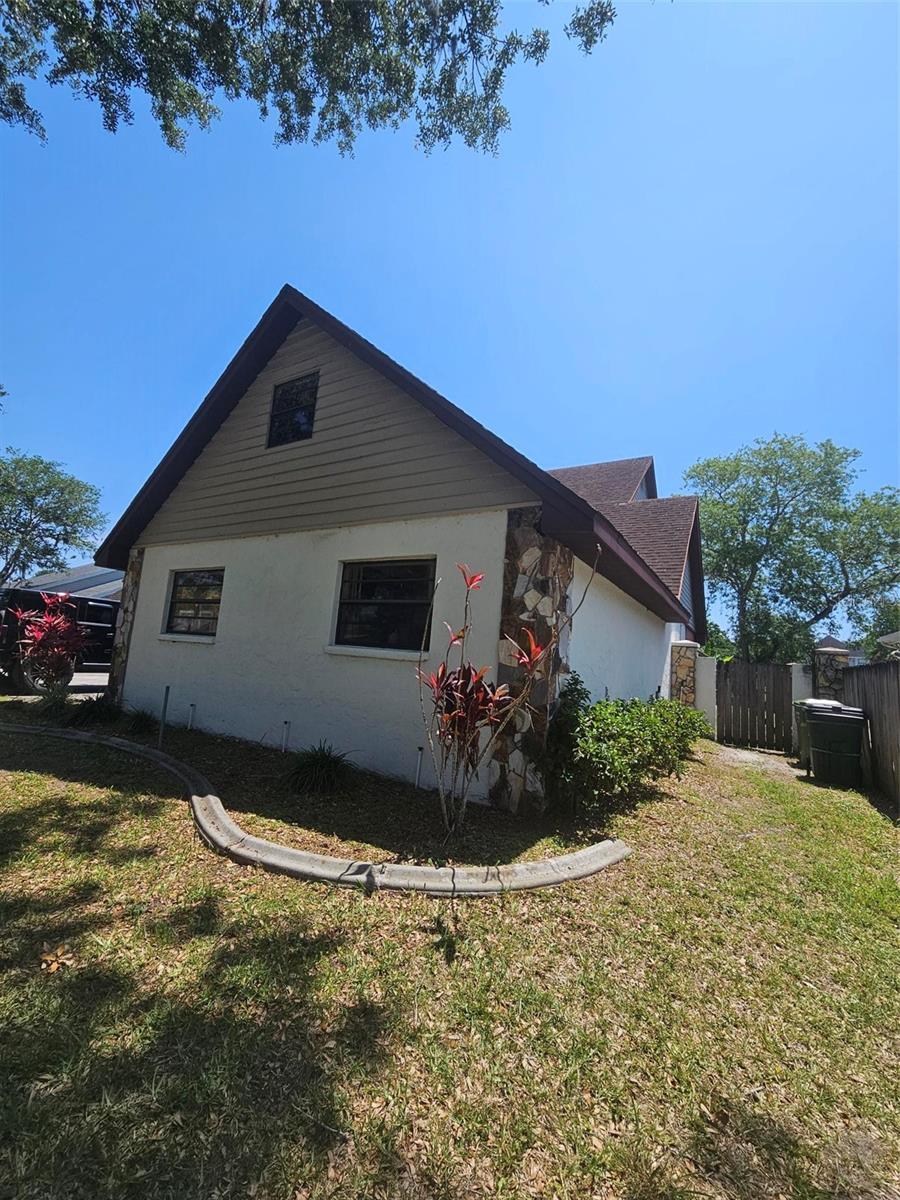 22335 SOUTHSHORE DR